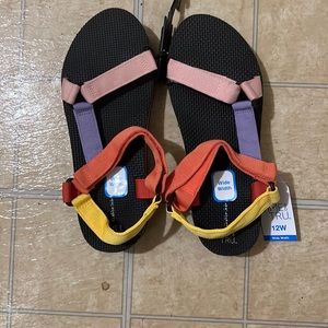 Women’s Sandler size 12wide